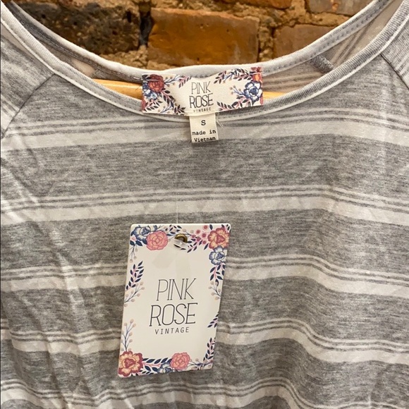 NWT Cold Shoulder Twist Front Tee - Picture 2 of 4